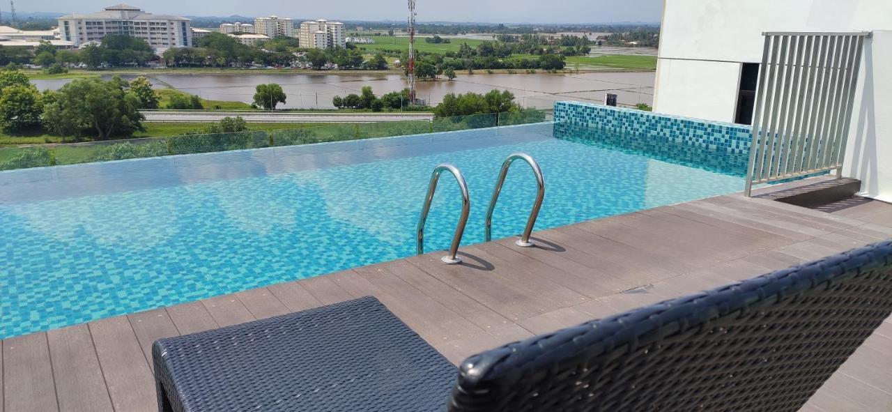 Condo 2-10 Imperio Professional Suite Alor Setar Exterior photo